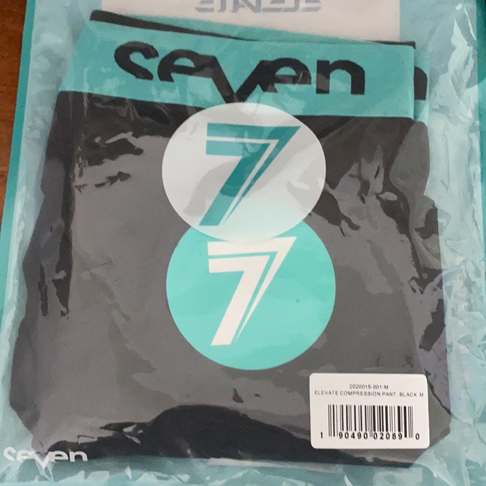 Seven Elevate Compression Pant. Black Size Medium - image 3